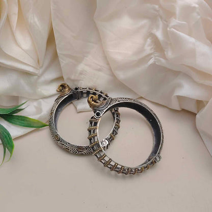 Imperial Two-Tone Oxidised Kada Set – Vintage Bridal Bangles